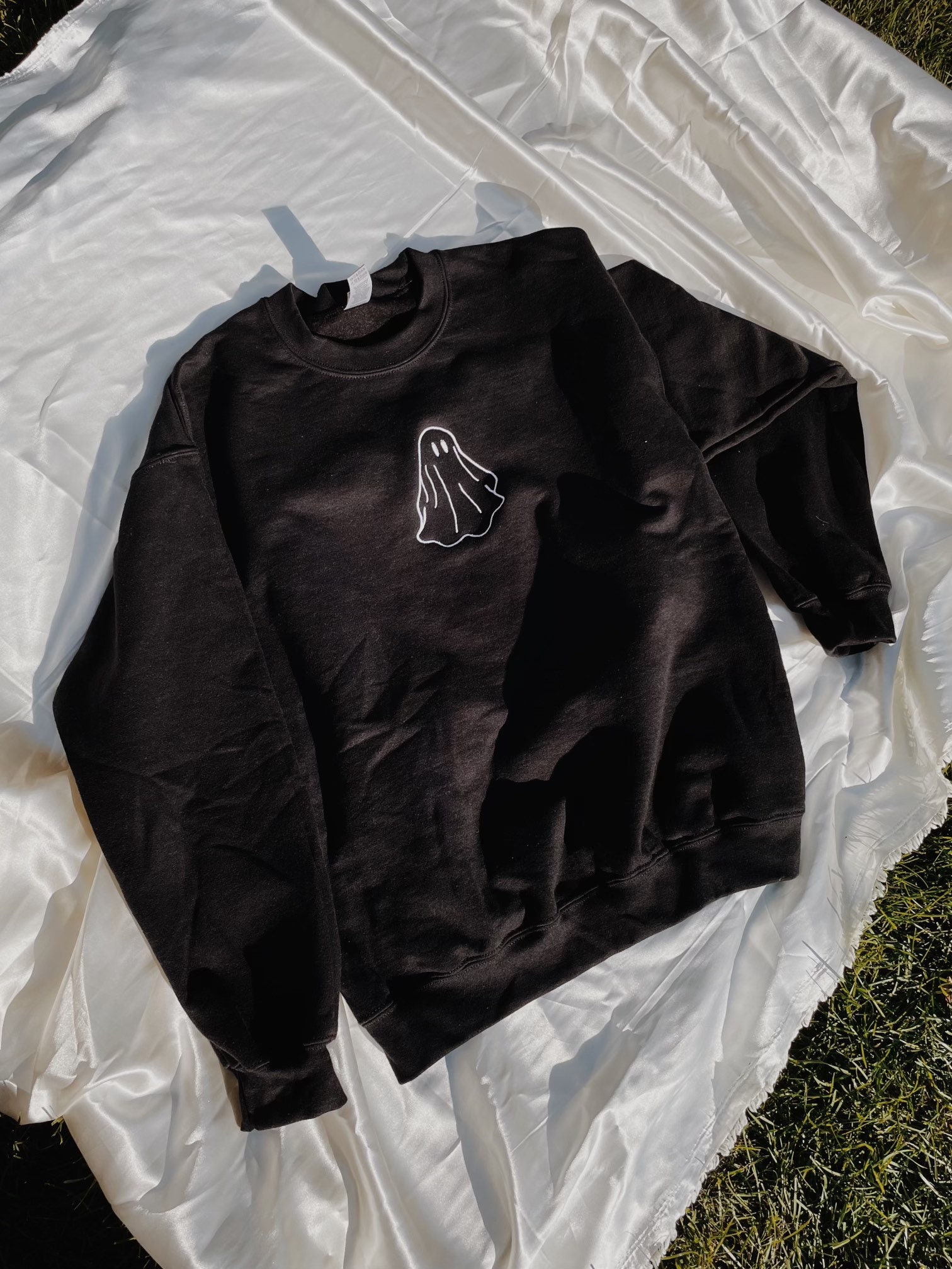 Embroidered Halloween Ghost Crewneck Sweatshirt Embroidered Halloween Ghost Crewneck Sweatshirt