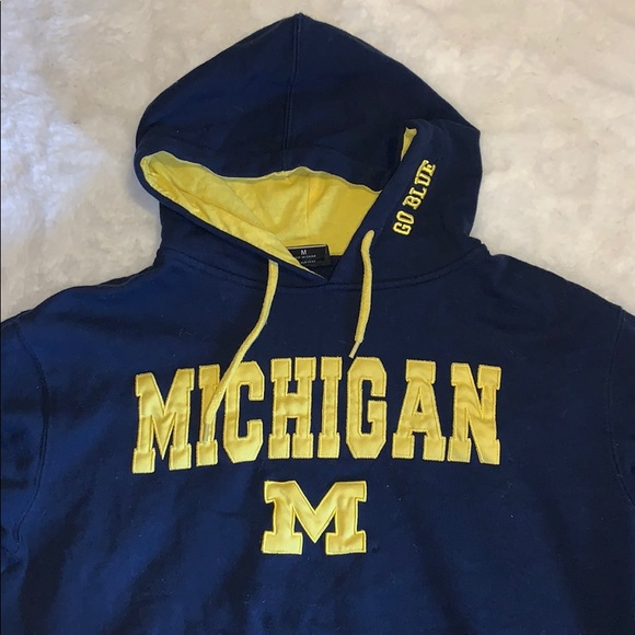 Vintage 90s University Of Michigan Football Fan Embroidered Hoodie Vintage 90s University Of Michigan Football Fan Embroidered Hoodie