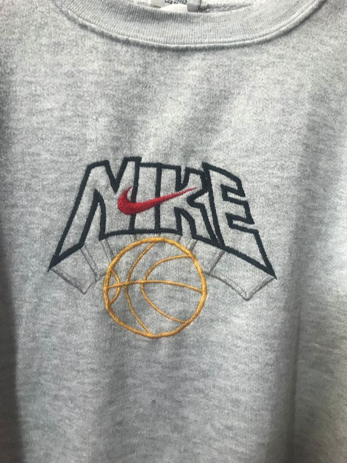 Vintage Style Basketball Crewneck Sweatshirt Embroidered Nike Logo Vintage Style Basketball Crewneck Sweatshirt Embroidered Nike Logo