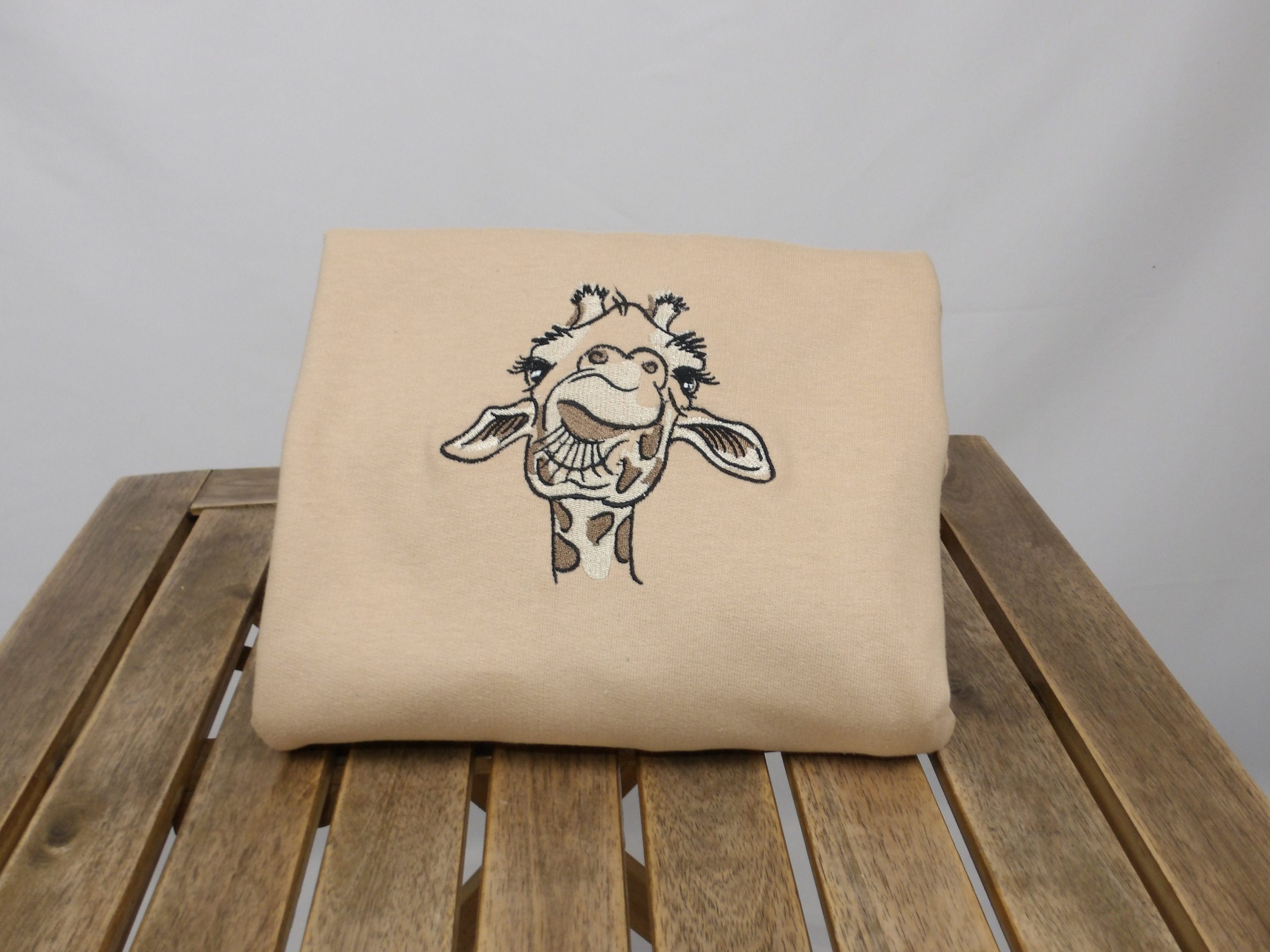 Embroidered Giraffe Crewneck Cute Vintage Sweatshirt Trendy Embroidered Giraffe Crewneck Cute Vintage Sweatshirt Trendy