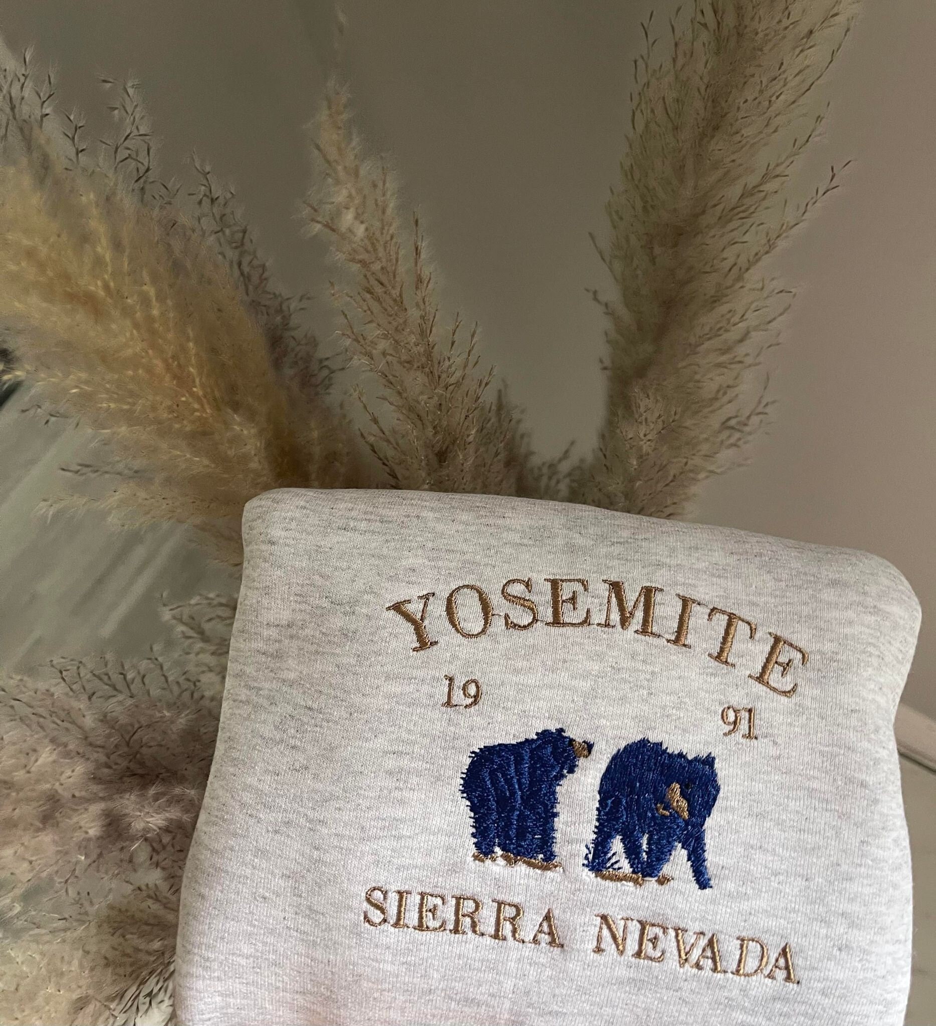 Yosemite Sierra Nevada Embroidered Sweatshirt Crewneck Yosemite Sierra Nevada Embroidered Sweatshirt Crewneck