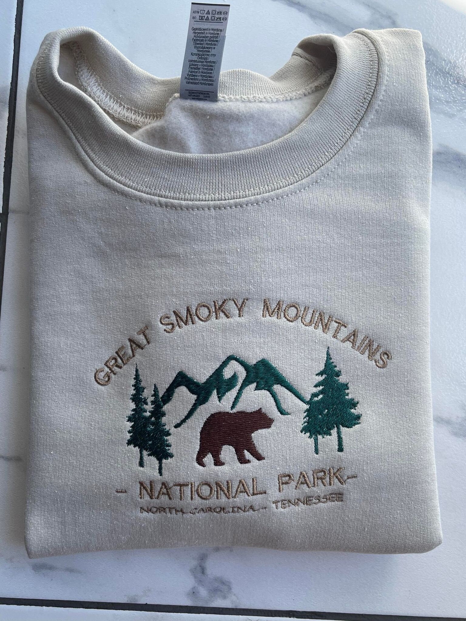 Great Smoky Mountain Embroidered Sweatshirt Long Sleeve Great Smoky Mountain Embroidered Sweatshirt Long Sleeve