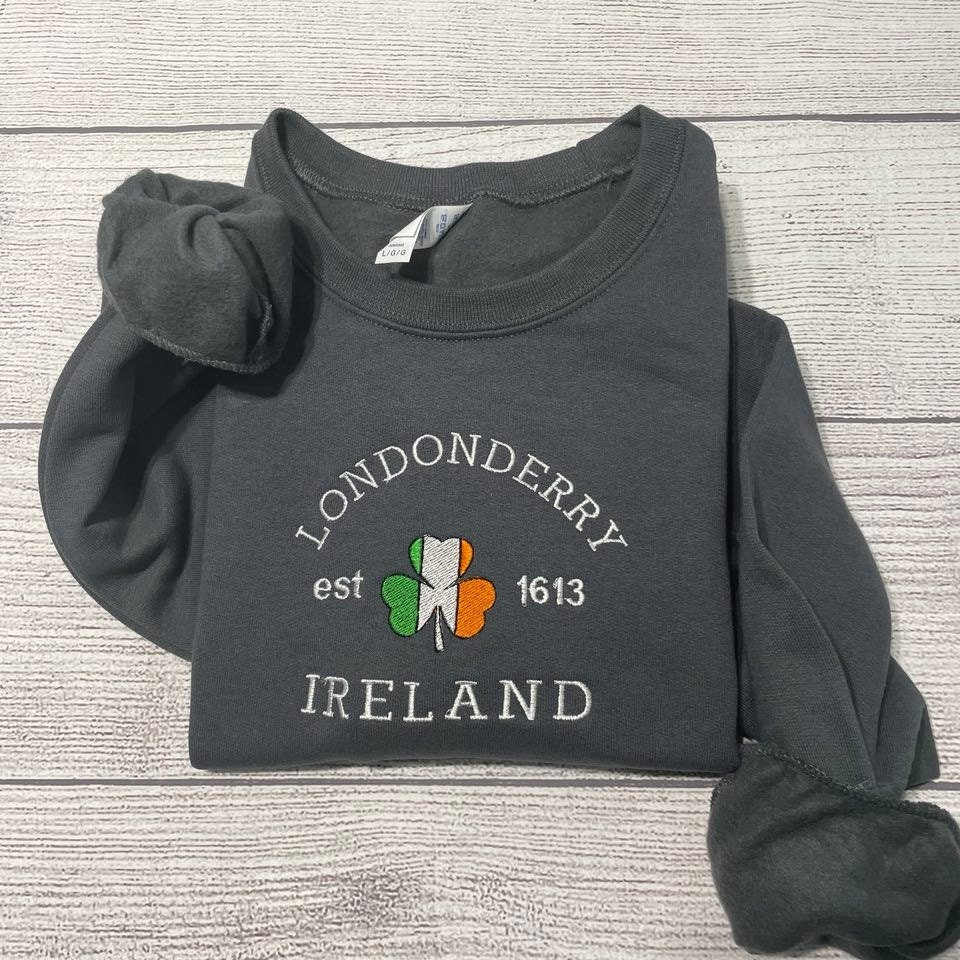 Londonderry Ireland Embroidered Sweatshirt Londonderry Ireland Embroidered Sweatshirt