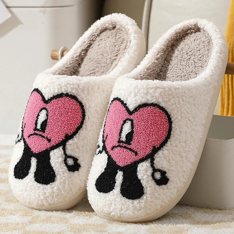 Bad Bunny Heart Slippers Fluffy Un Verano Sin Ti Slipper Bad Bunny Heart Slippers Fluffy Un Verano Sin Ti Slipper