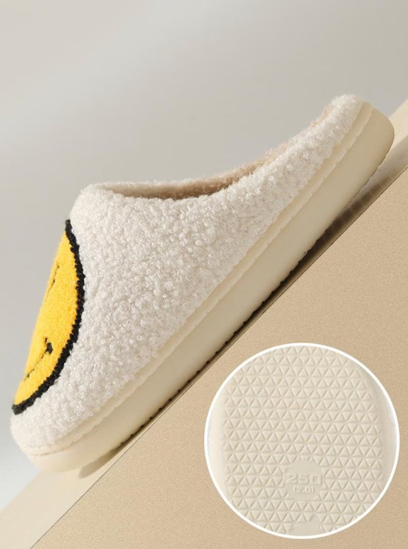 Smiley Face Comfortable Slippers Fluffy Cushion Slides Smiley Face Comfortable Slippers Fluffy Cushion Slides