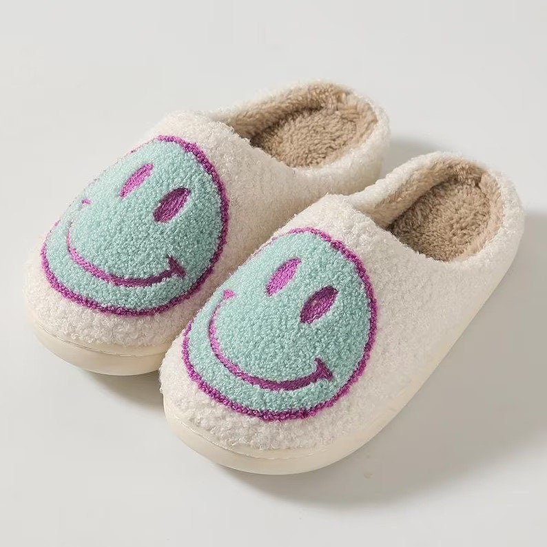 Smiley Face Comfortable Slippers Fluffy Cushion Slides Smiley Face Comfortable Slippers Fluffy Cushion Slides